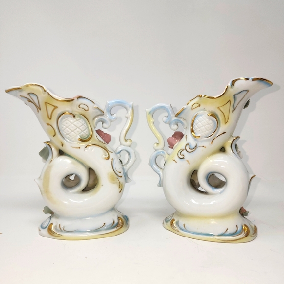 Ucago vintage spill vase Bisque  Japan Pair Courting Couple Ceramic Decor - Picture 2 of 15
